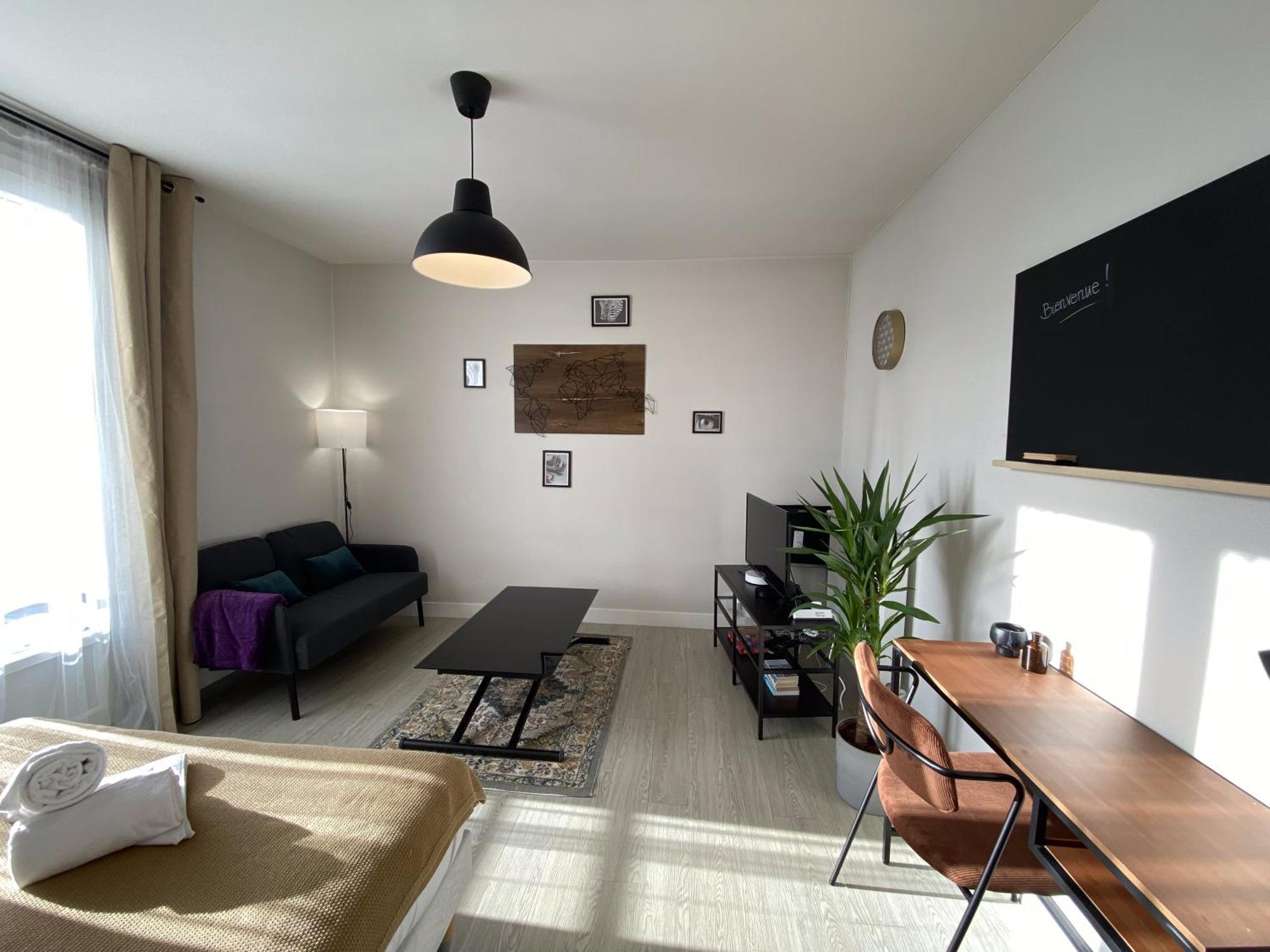 Grand Studio Calme Avec Balcon & Parking Gratuit トゥール エクステリア 写真